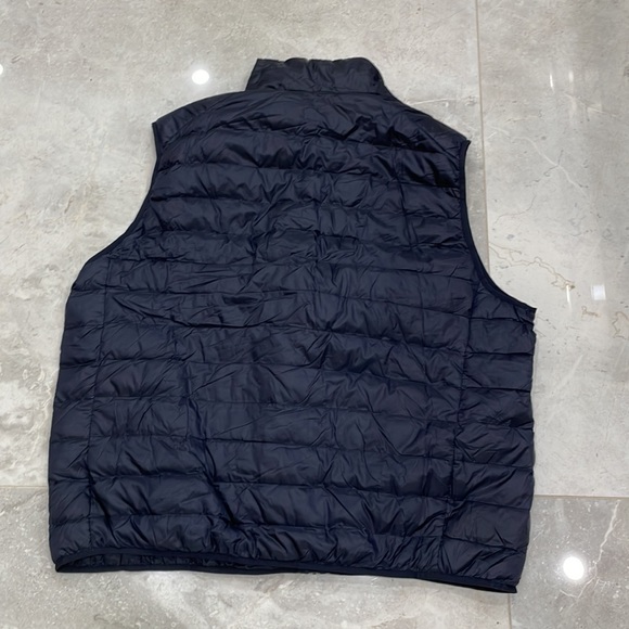 Men’s Uniqlo Vest - Size 3XL - Picture 4 of 4